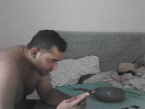 alphalatinobearx webkamerás műsora