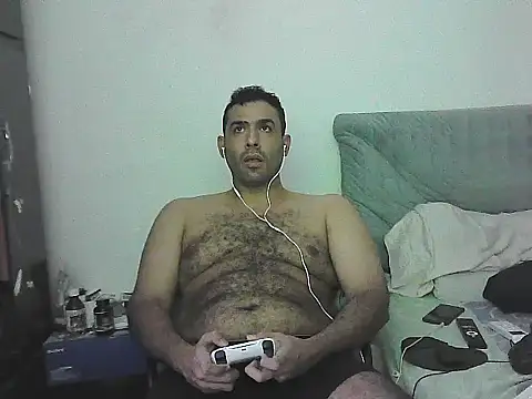 הופעת וובקאם של alphalatinobearx