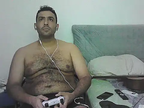 alphalatinobearx Show in webcam