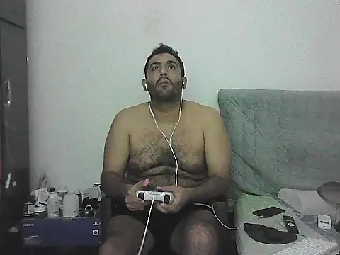 הופעת וובקאם של alphalatinobearx