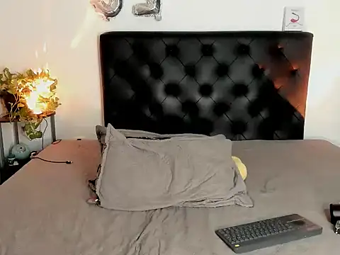 NoahDevil18 Show in webcam