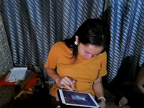 NicoleRoseTSのウェブカメラショー