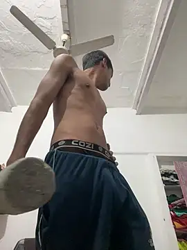 funny_sexxx: διαδικτυακό σόου στην κάμερα