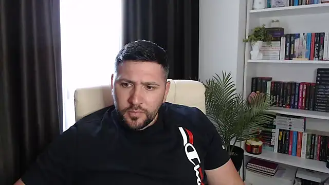 XXX chat uživo modela Gold_Alpha_Boy