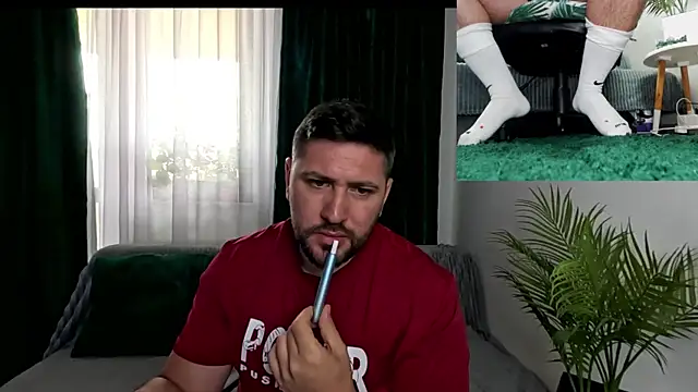 Gold_Alpha_Boy: διαδικτυακό σόου στην κάμερα