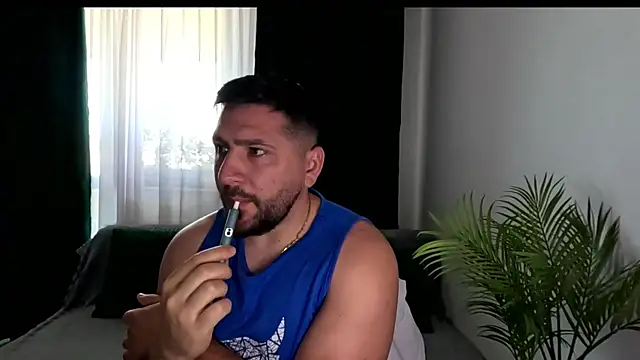 Gold_Alpha_Boy Show in webcam