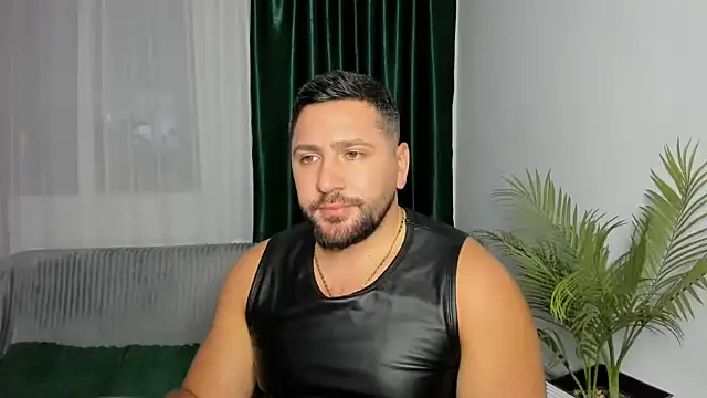 Gold_Alpha_Boy: διαδικτυακό σόου στην κάμερα
