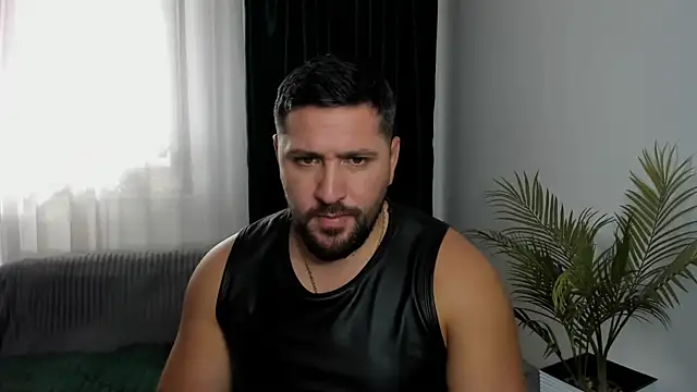 Gold_Alpha_Boy Show in webcam