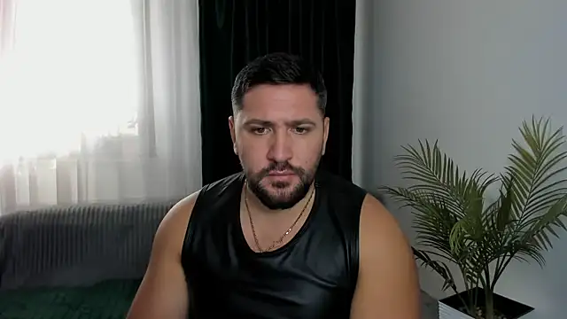 Gold_Alpha_Boy Show in webcam