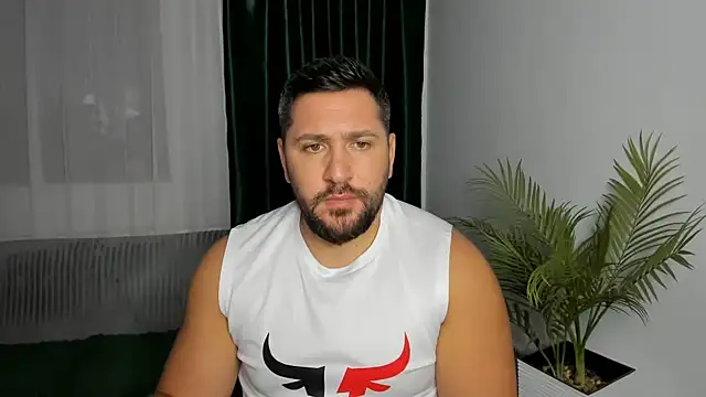 Gold_Alpha_Boy: διαδικτυακό σόου στην κάμερα