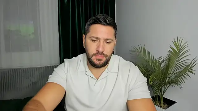 Gold_Alpha_Boy Show Webcam