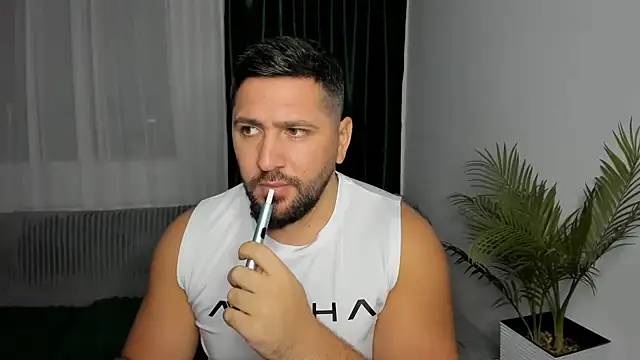 Gold_Alpha_Boy Show Webcam