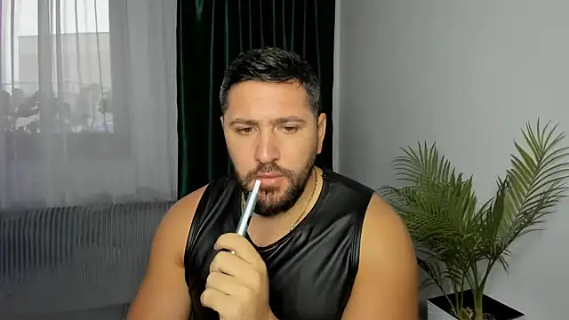 Gold_Alpha_Boy Adlı Modelin Web Kamerası Şovu