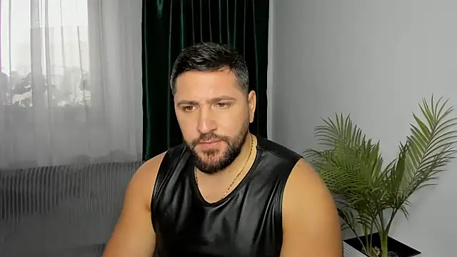 Gold_Alpha_Boy Show in webcam