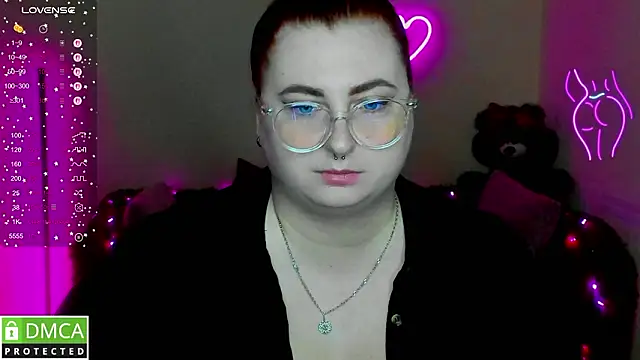 Alicia_love00's Live Chat Room