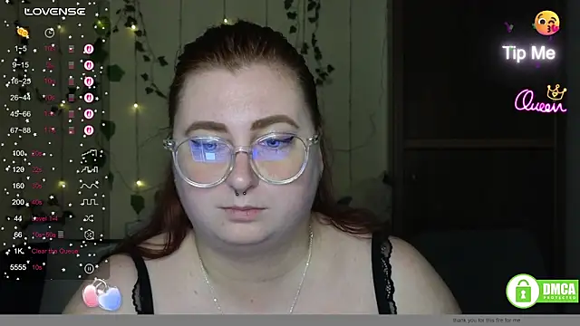 Alicia_love00's Live Chat Room