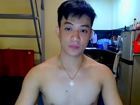 הופעת וובקאם של AsianCUMQUICKLY