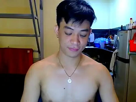 Show modela AsianCUMQUICKLY na web-kameri