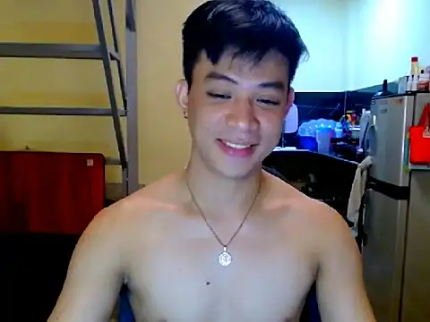 הופעת וובקאם של AsianCUMQUICKLY