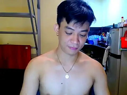 Show modela AsianCUMQUICKLY na web-kameri