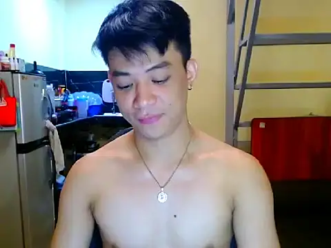 Show modela AsianCUMQUICKLY na web-kameri