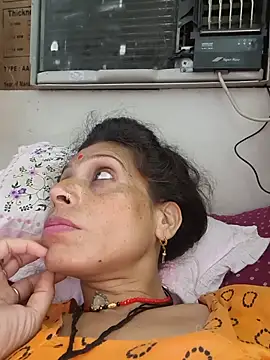 Sexy-Suhani2 Adlı Modelin Canlı XXX Sohbeti