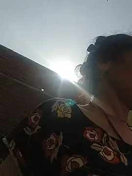 Sexy-Suhani2 Adlı Modelin Canlı XXX Sohbeti