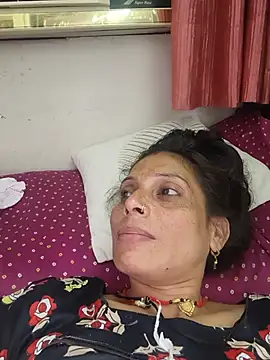 Sexy-Suhani2 Adlı Modelin Canlı XXX Sohbeti