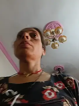 Sexy-Suhani2 XXX чат на живо