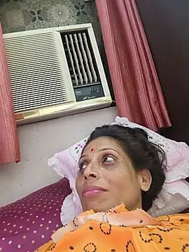 Sexy-Suhani2 Adlı Modelin Canlı XXX Sohbeti
