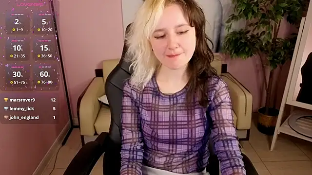 LinaVeritas' Live XXX Chat