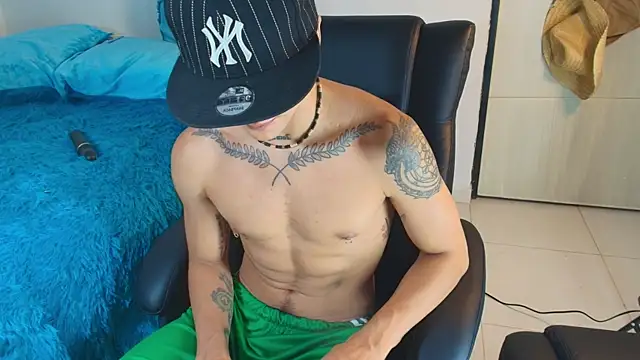 CamiiGuzmanX Adlı Modelin Web Kamerası Şovu