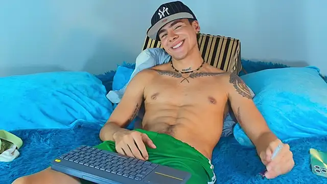CamiiGuzmanX Шоу с уебкамера
