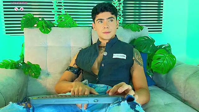 Chat +18 de CamiiGuzmanX ao vivo