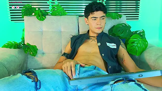 CamiiGuzmanX Live XXX-Chat