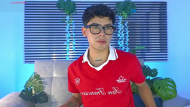 CamiiGuzmanX Adlı Modelin Web Kamerası Şovu