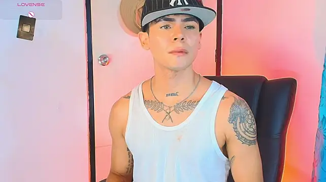 Show modela CamiiGuzmanX na web-kameri