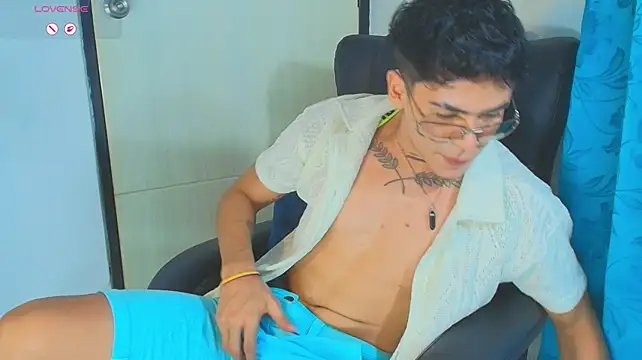 CamiiGuzmanXn Webbikameraesitys