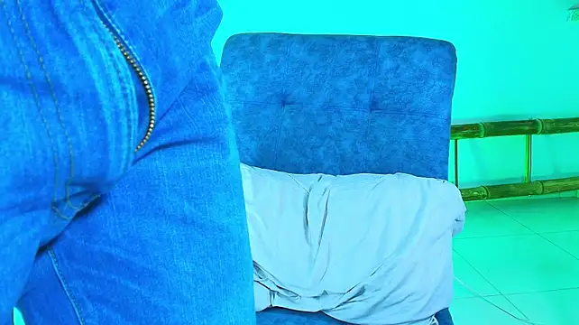CamiiGuzmanX – webcam-show