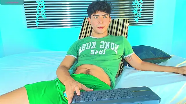 Show modela CamiiGuzmanX na web-kameri