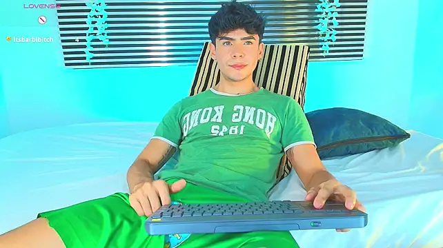 CamiiGuzmanX Show in webcam