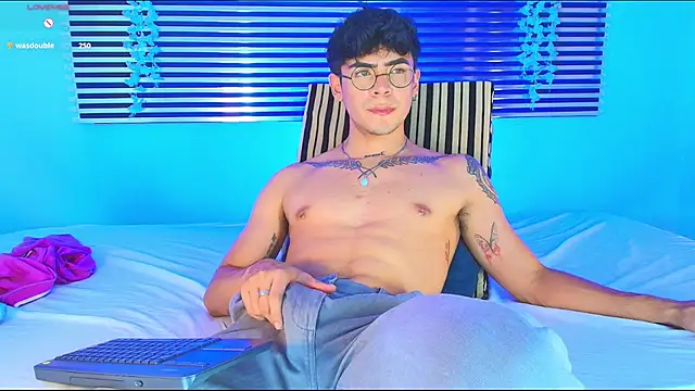 โชว์เว็บแคมของ CamiiGuzmanX