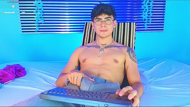 CamiiGuzmanX Show Webcam