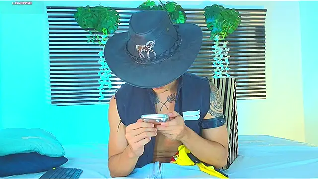 CamiiGuzmanX webcam show