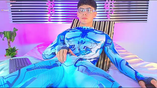 CamiiGuzmanX's Webcam Show
