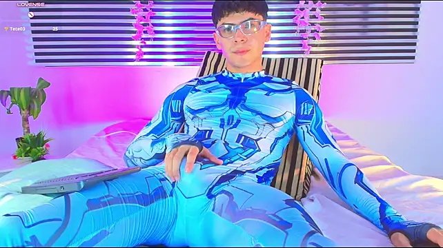 CamiiGuzmanX: вебкам-шоу