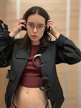 Monica_Law_ Show in webcam