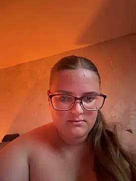 Pokazy przed kamerką – CurvyPaar2