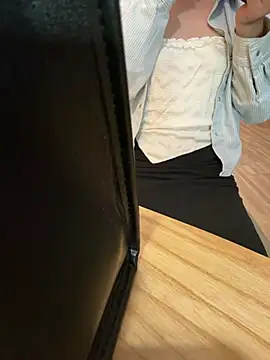 Love-public webcam show
