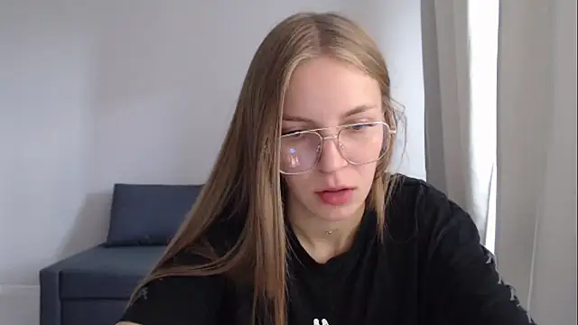 HitGyrl's Live Chat Room